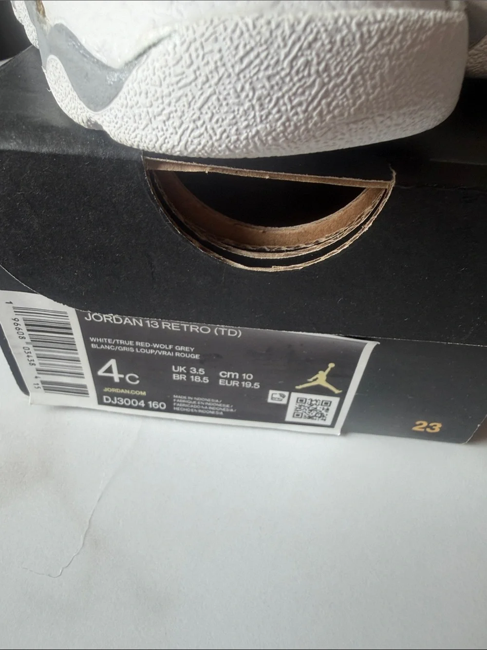 Jordan clean white